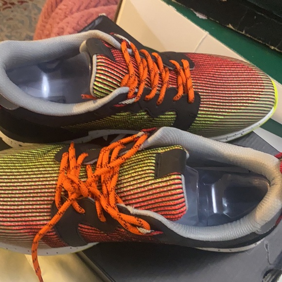 Shoes - Picture 4 of 4